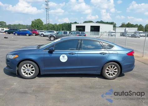2018 Ford Fusion S z USA, uszkodzony, nr VIN 3FA6P0G77JR273386